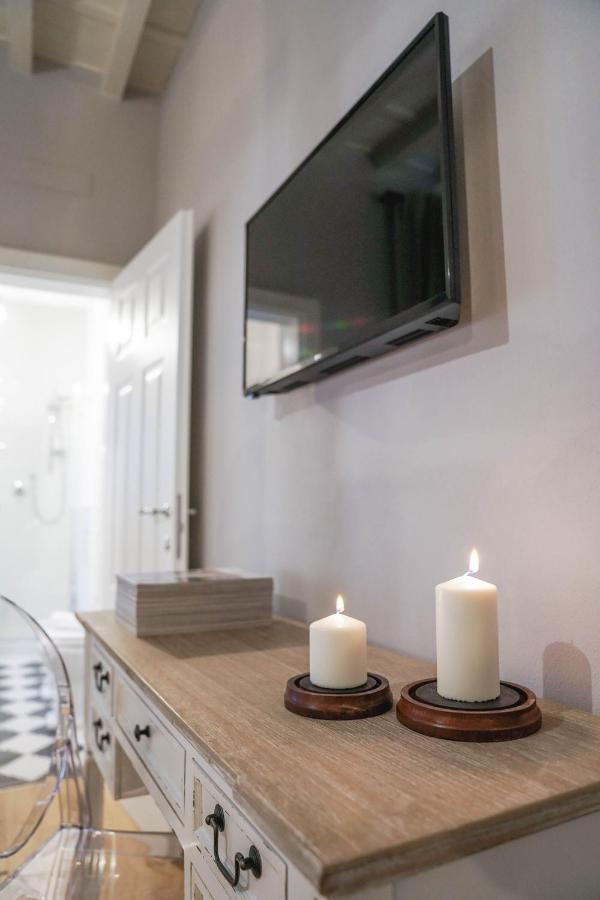 Art Apartment Black & White Suite Florence Exterior photo