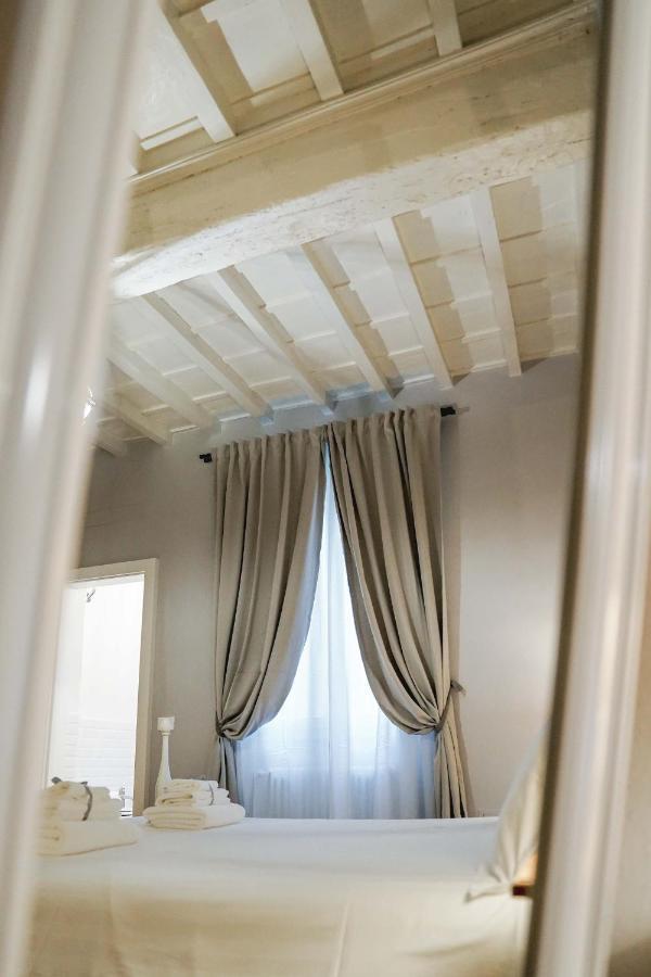 Art Apartment Black & White Suite Florence Exterior photo